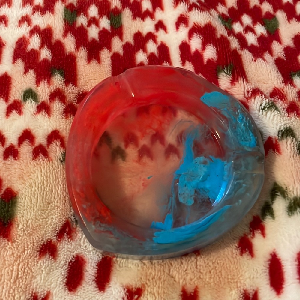 Cute diamond ashtray